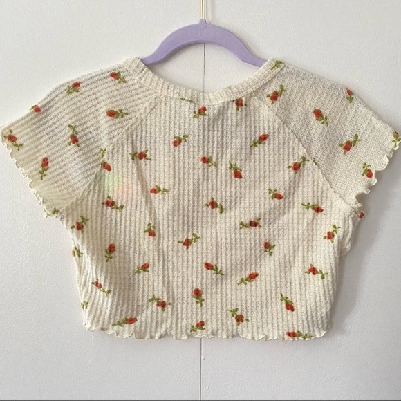 Crème Rose Crop Top Urban Outfitters - Picture 3 of 4